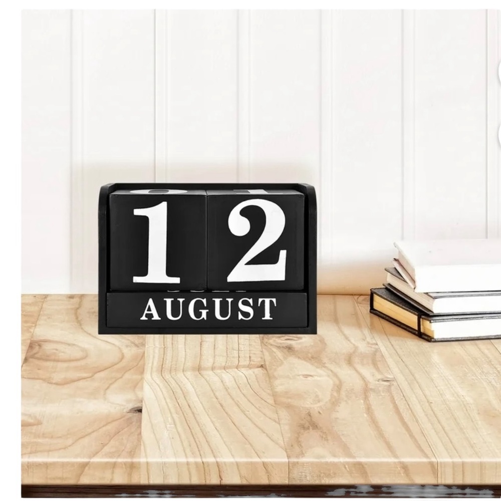 Mainstays black & white 6.25" x 4.25" x 3.25" Tabletop Wood Block Desk Calendar